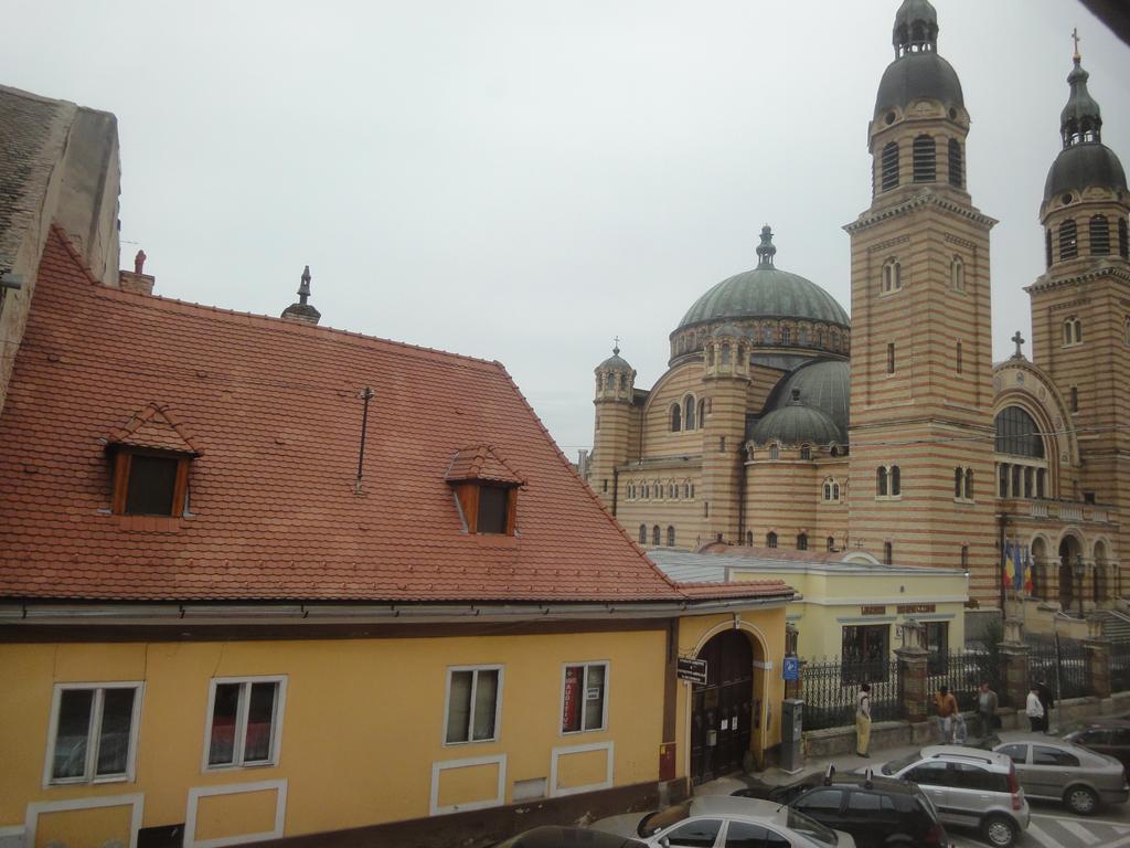 Luxury Central Apartment In Sibiu Bagian luar foto