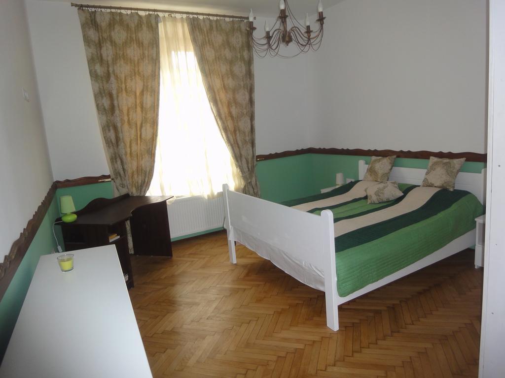 Luxury Central Apartment In Sibiu Bagian luar foto