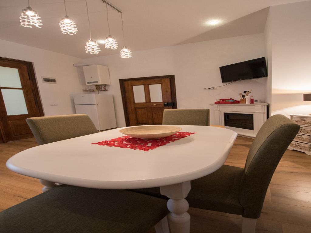 Luxury Central Apartment In Sibiu Bagian luar foto
